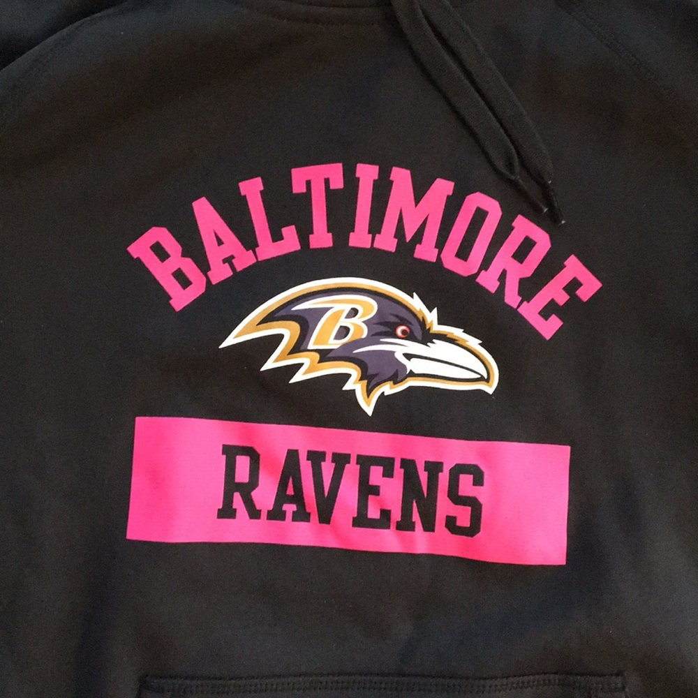 Nike Raven’s breast cancer hoodie